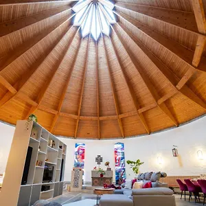 https://ehemalige-kirche-und-souterrain-wohnung-fur-grosse-anlasse.com-bavaria.com